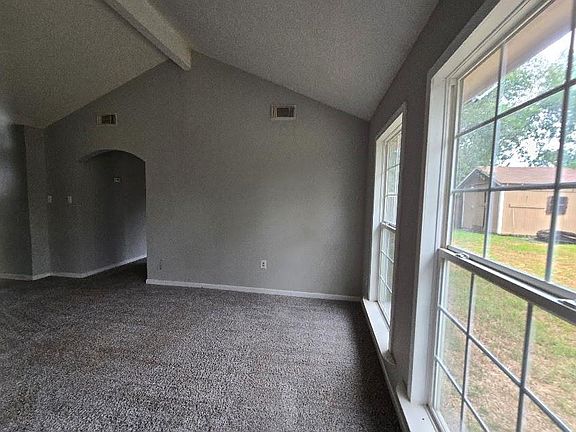 5th image of 2410 Daffodil St