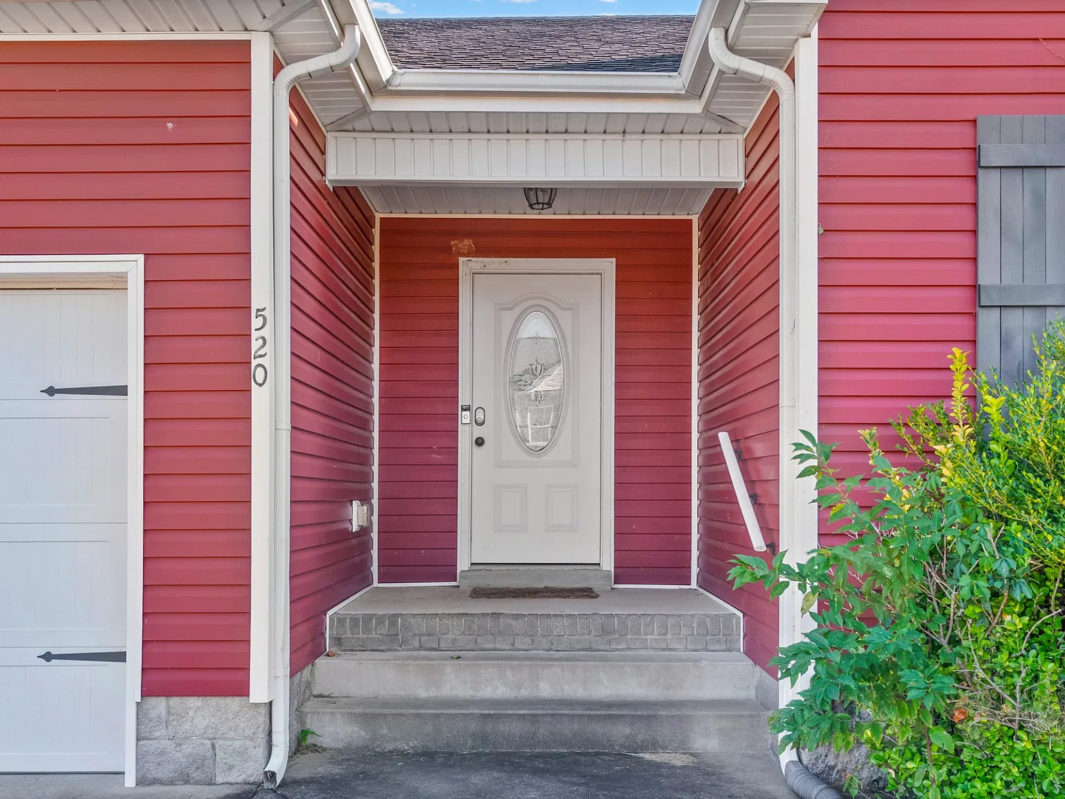 3 bed, 1300 sqft, $1,800 — Photo 3