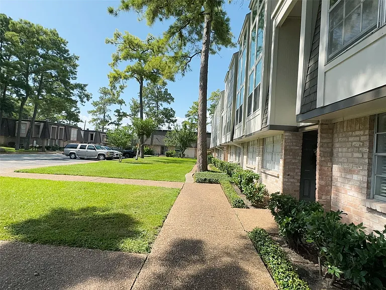 12633 Memorial Dr #74 — Photo 21