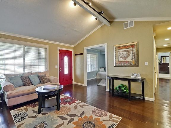 2nd image of 1334 Old Park Pl