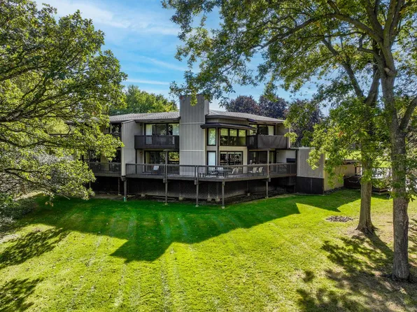 890 Windsor DRIVE #I-1, Fontana, WI 53125