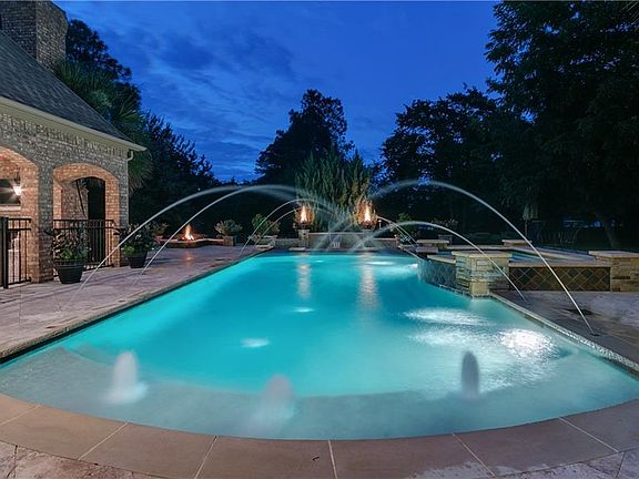 3rd image of 1610 Enclave Ct