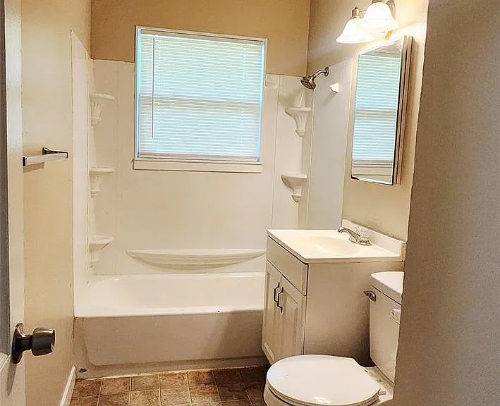 222 Winding Way St — Photo 8