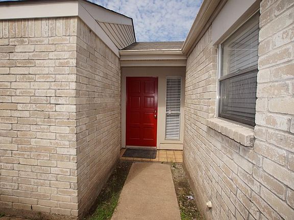 3rd image of 12143 Stone West Dr