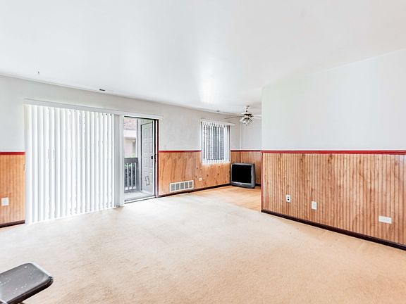 3rd image of 15805 Peggy Ln