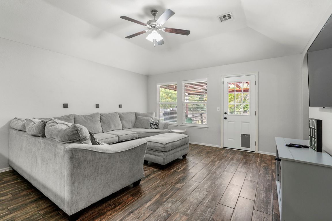 next background image