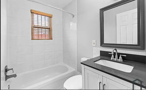 445 20th St NE — Photo 7