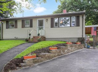 13 Wiltshire Cir, Lowell, MA 01852
