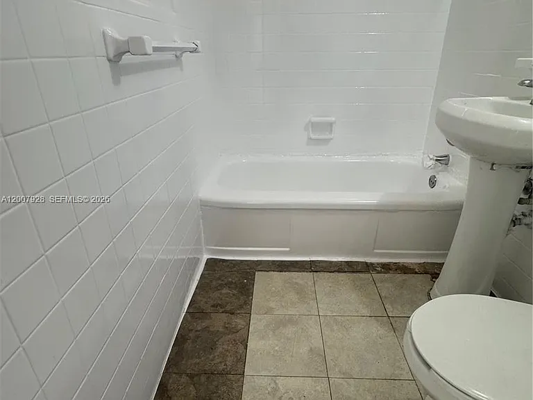 7300 Harding Ave #6 — Photo 6