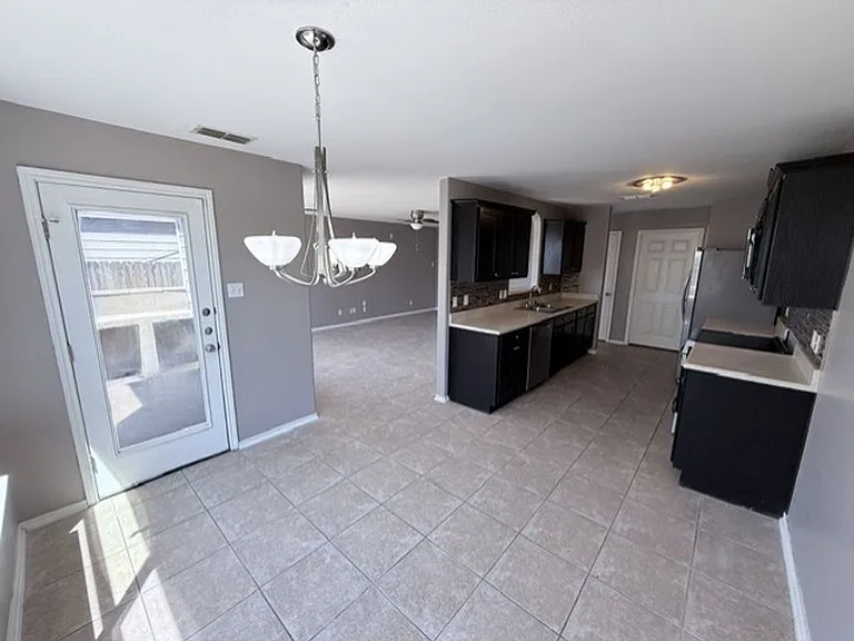 17525 Rock Port Rd — Photo 9