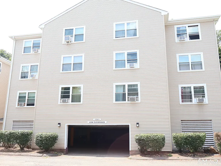 1241 East St #C3 — Photo 11
