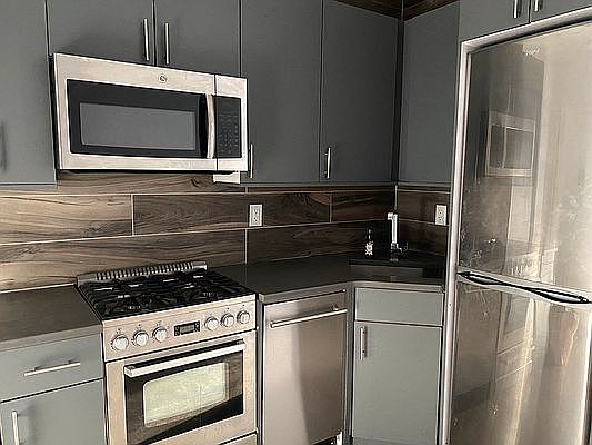 1st image of 237 E 111th St APT 8