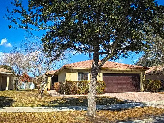 2nd image of 2142 SW Newport Isles Boulevard