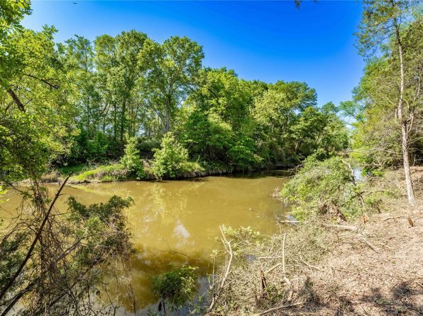5611 S Us Highway 77, Warda, TX 78960