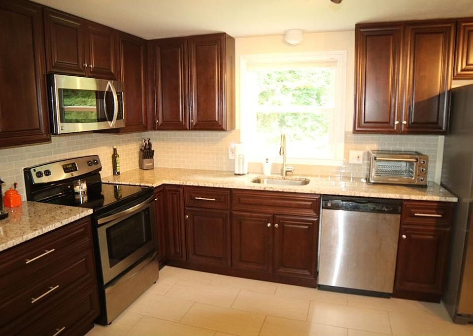 9 Kennedy Dr, Enfield, CT 06082 Zillow