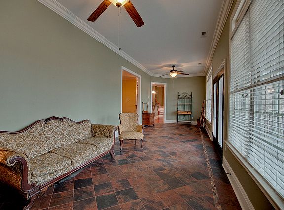 5th image of 11016 Pikes Peak Dr SE