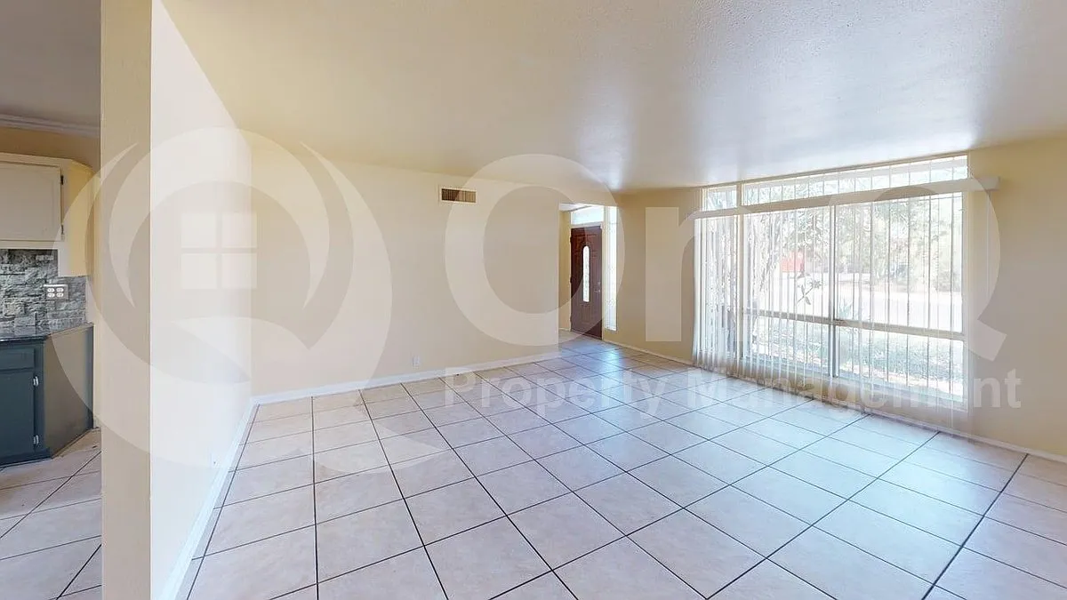 2 bed, 1.0 bath, 1033 sqft, $1,525 — Photo 3