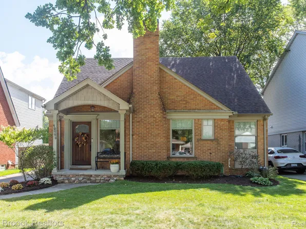 10725 Lincoln Dr, Huntington Woods, MI 48070
