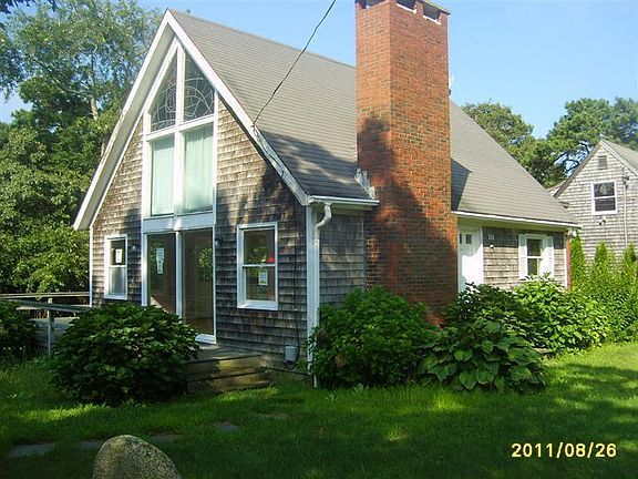 2nd image of 134 New York Avenue