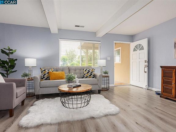 2nd image of 2029 Overhill Rd