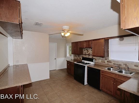 5th image of 2217 Saint Francis Ave