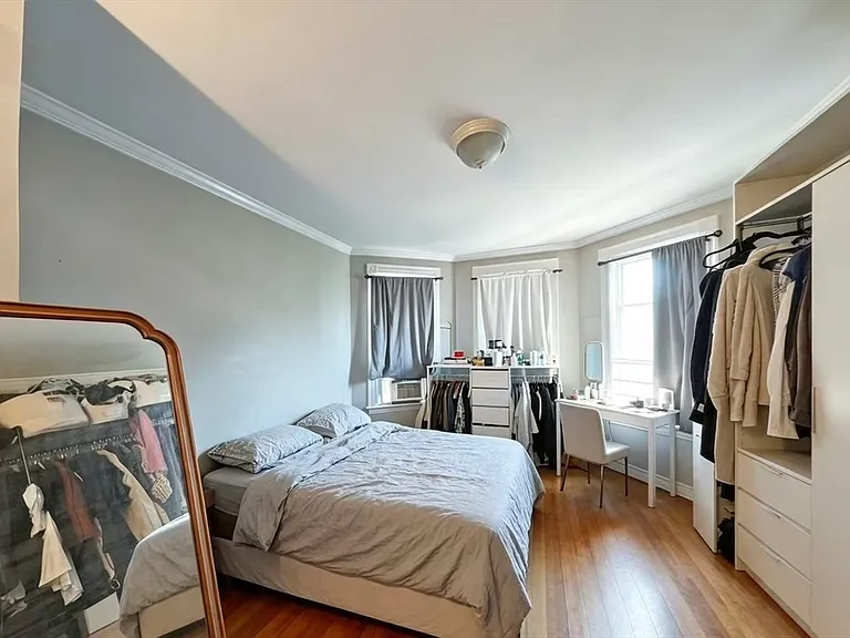 R39 Newport St #1 — Photo 1