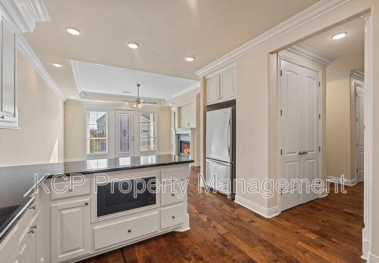 17 Jeffrey Way — Photo 7