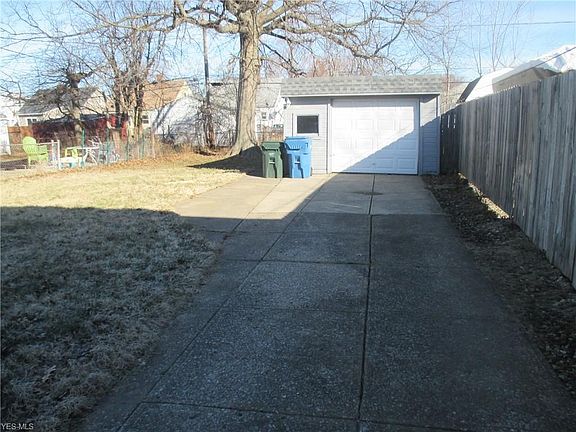 2nd image of 4818 Lincoln Ave