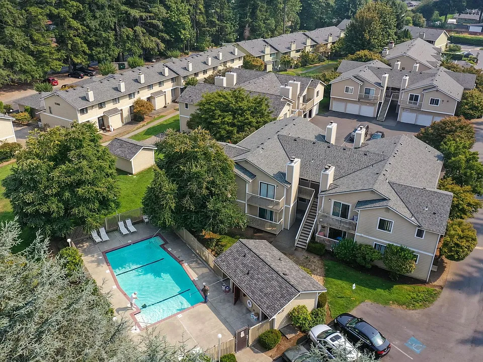 Fairway Lane Apartments