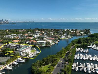 6901 Edgewater Dr APT 321, Coral Gables, FL, 33133