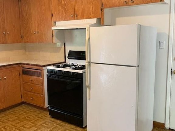 3rd image of 1514 Benton Dr