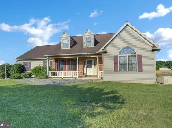 137 S Ronks Rd, Ronks, PA 17572
