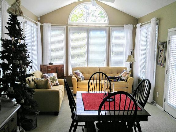 5th image of 2290 Pin Oak Ct NW #93