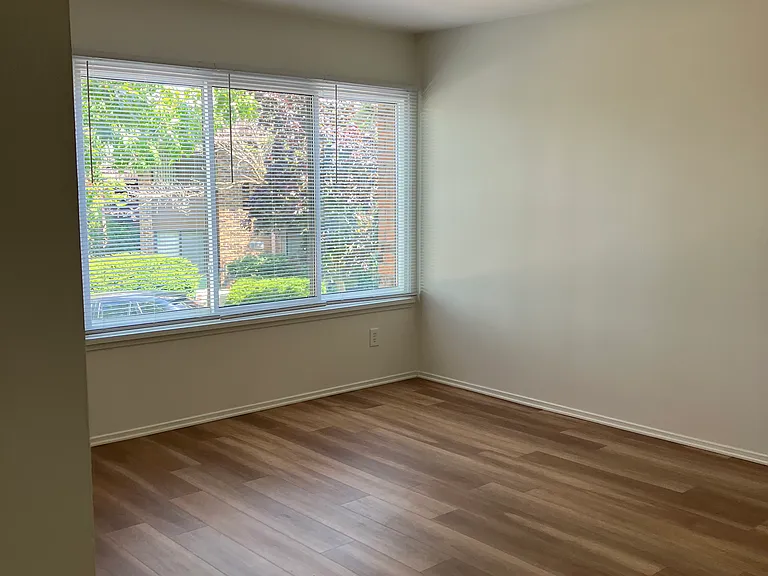 1265 S Maple Rd #207 — Photo 14
