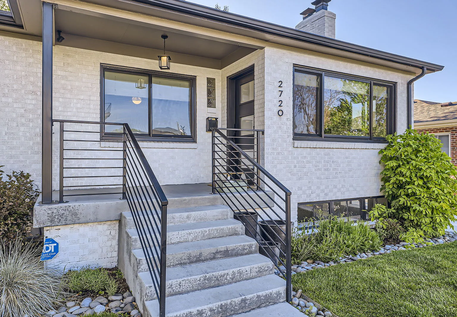 4 bed, 1960 sqft, $4,500 — Photo 3