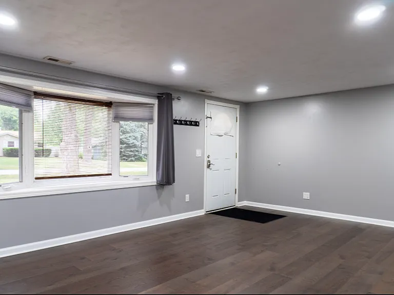 19117 Jacquie Ave — Photo 6