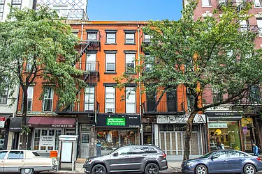 154 Eighth Avenue in Chelsea