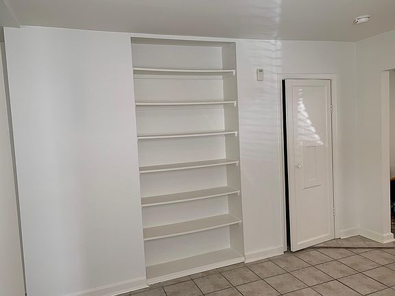 5th image of 7221 Willow St #B