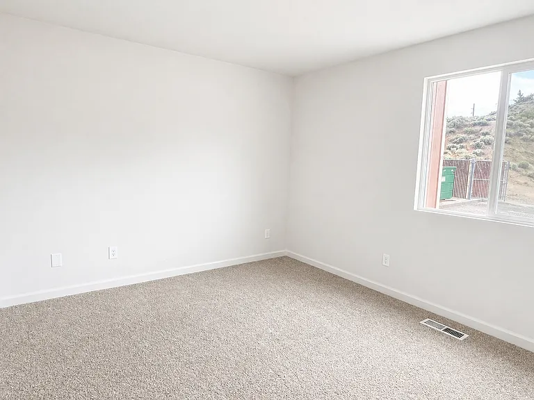 Moraine View Apartments — Photo 4
