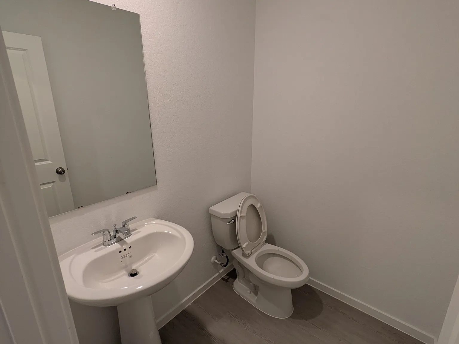 4 bed, 2.5 bath, 1867 sqft, $1,861 — Photo 3