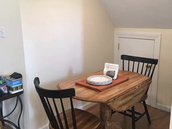 4th image of 19 Oakwood Ave #5