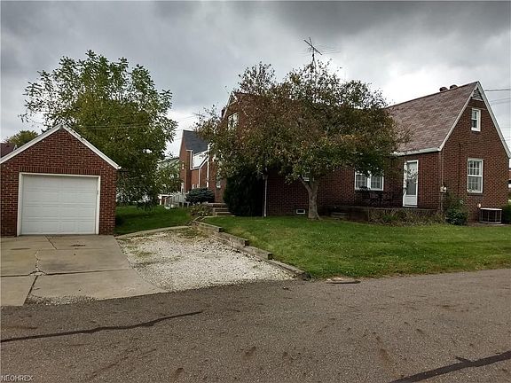 4th image of 616 E Broad St
