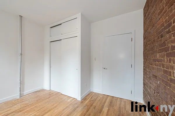 Rented by Link NY Realty | media 16