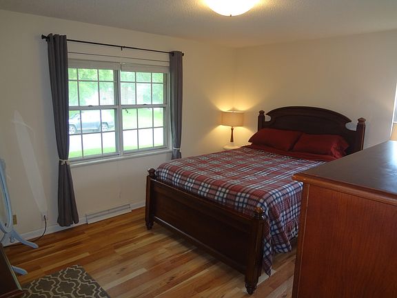 4th image of 2805 Summit Rd #B