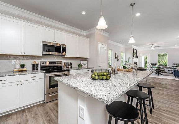 3rd image of 610 Romford Blvd Lot 154A
