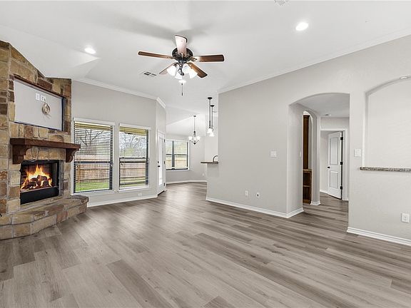 3rd image of 1001 Meadow Wood