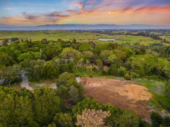 385 Westridge Dr, Portola Valley, CA 94028