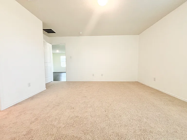 1614 Westfall Dr — Photo 13