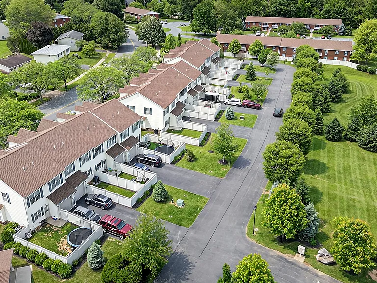 East Hills Townhomes at Bethlehem — Photo 30