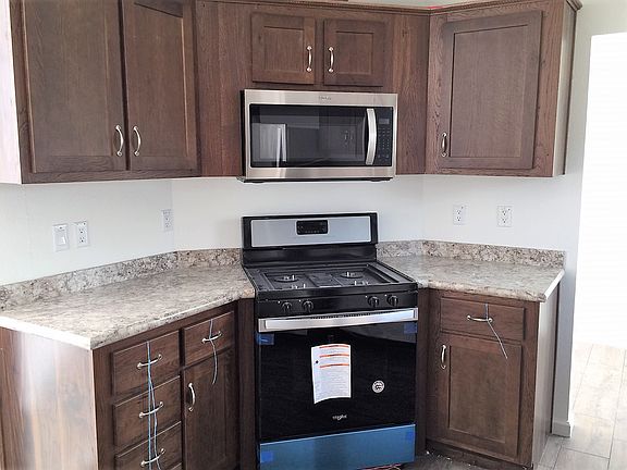 Kitchen - Space Saver Microwave - Gas Range